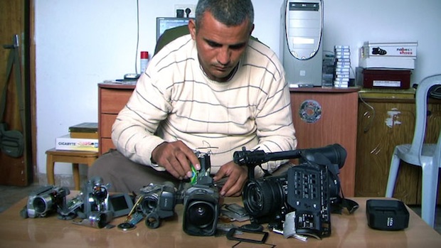 5 Broken Cameras01